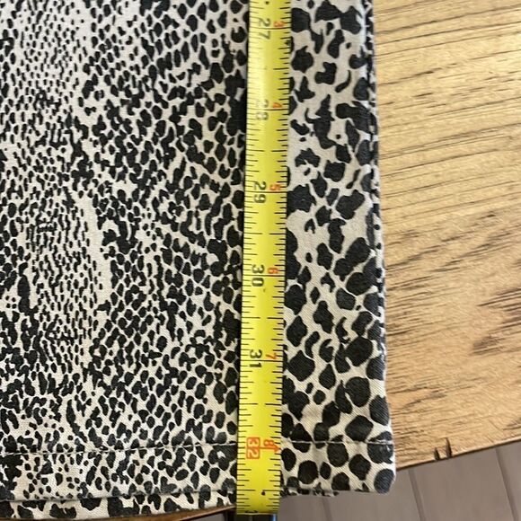 HOLLYWOOD SNAKE PRINT STRETCH FABRIC TROUSERS.  NEW WITH TAGS - Picture 4 of 15